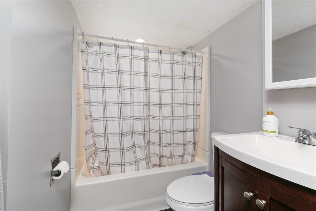 tewksbury - #73393235