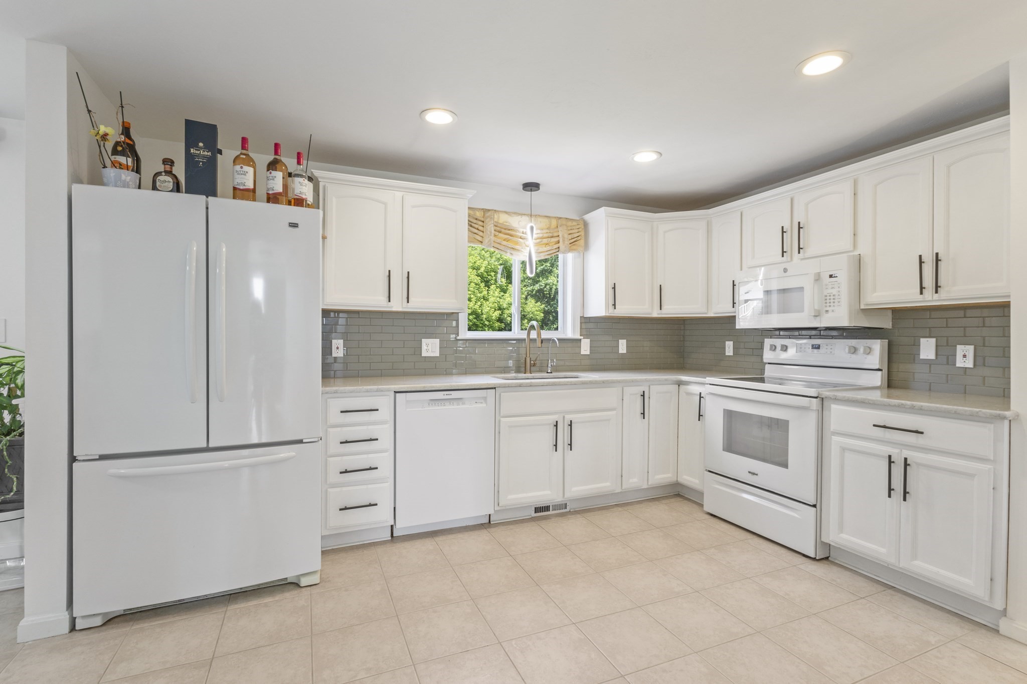 6 Fleuette Drive, Bellingham, MA 02019 - Image 3