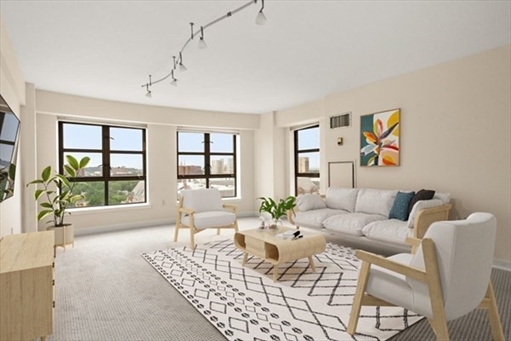 931 Massachusetts Ave, Apt 1003