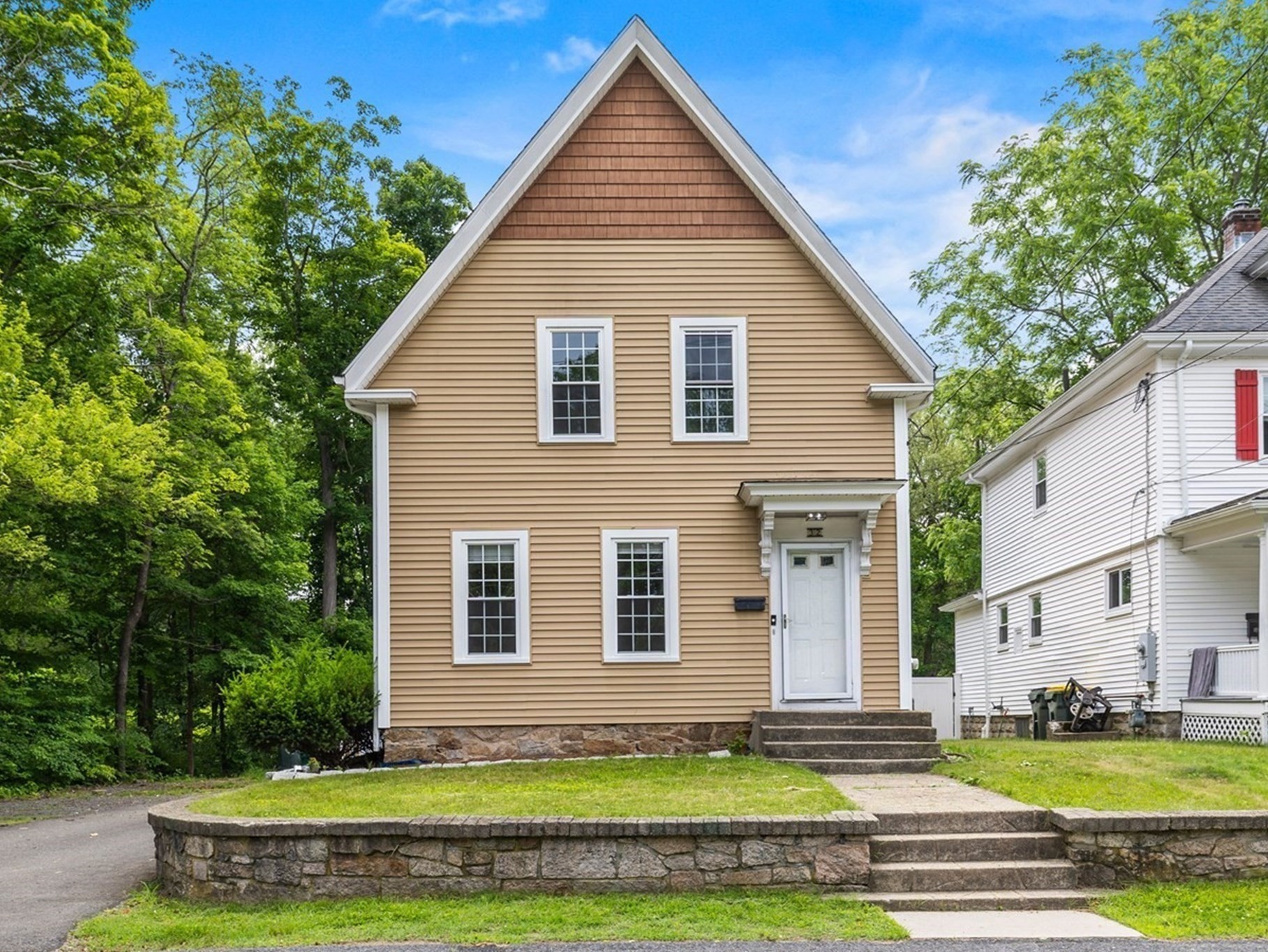 32 Dale St, Franklin, MA 02038 - Image 2