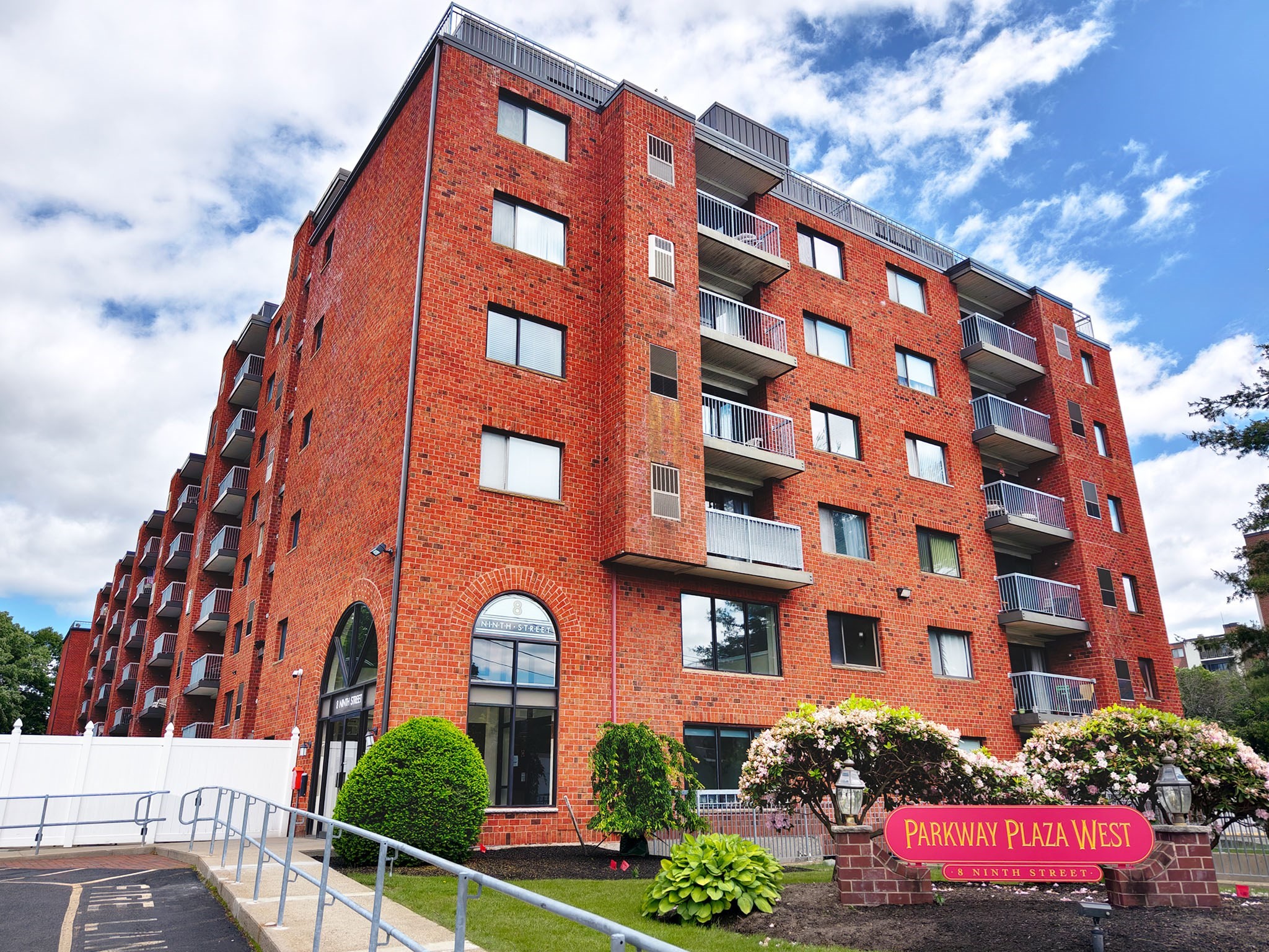 8 9th St Unit 406, Medford, MA 02155