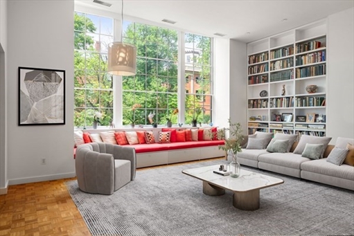 72 Mt Vernon, Apt 2A