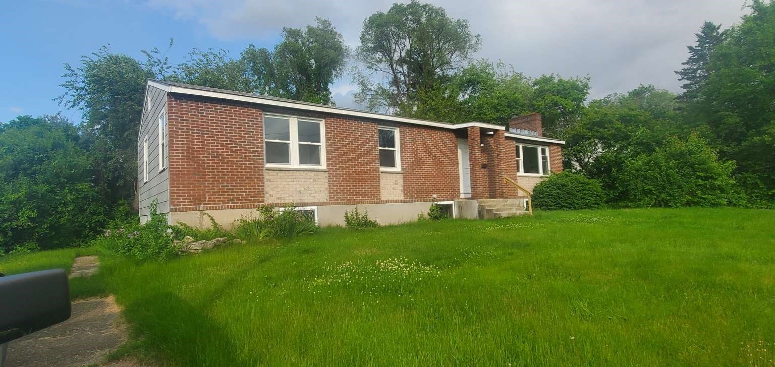 18 Myrick St, Ayer, MA 01432