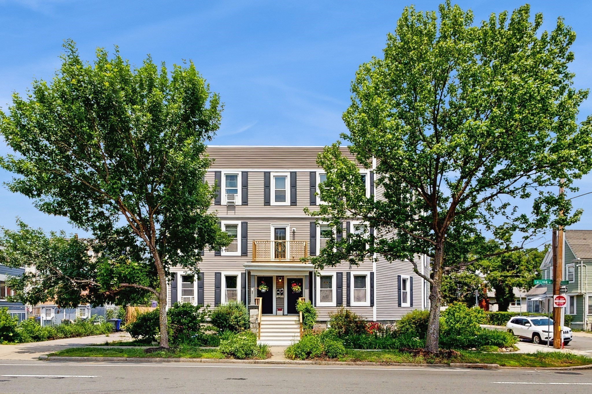 dorchester - #73394012