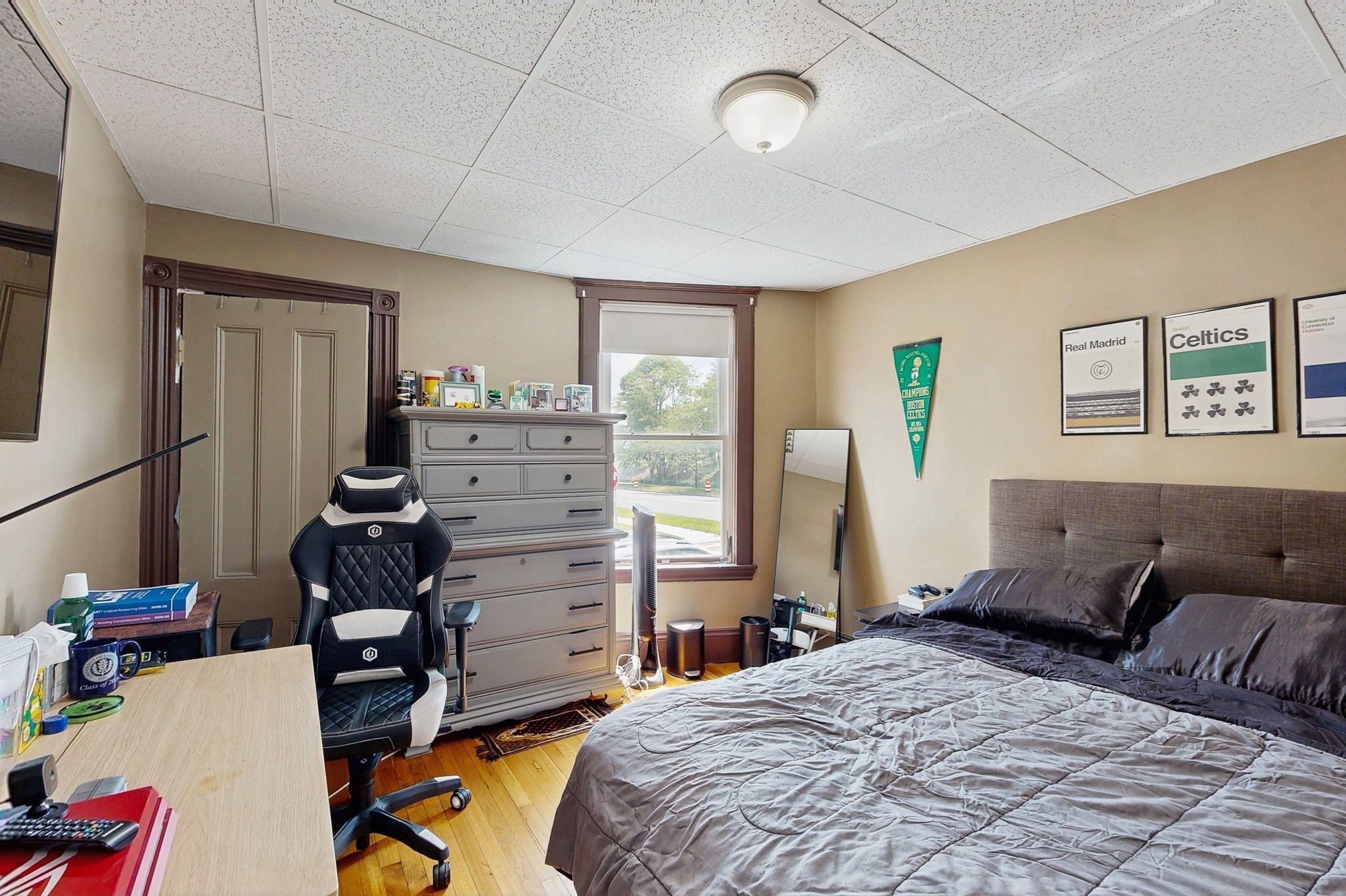 dorchester - #73394012