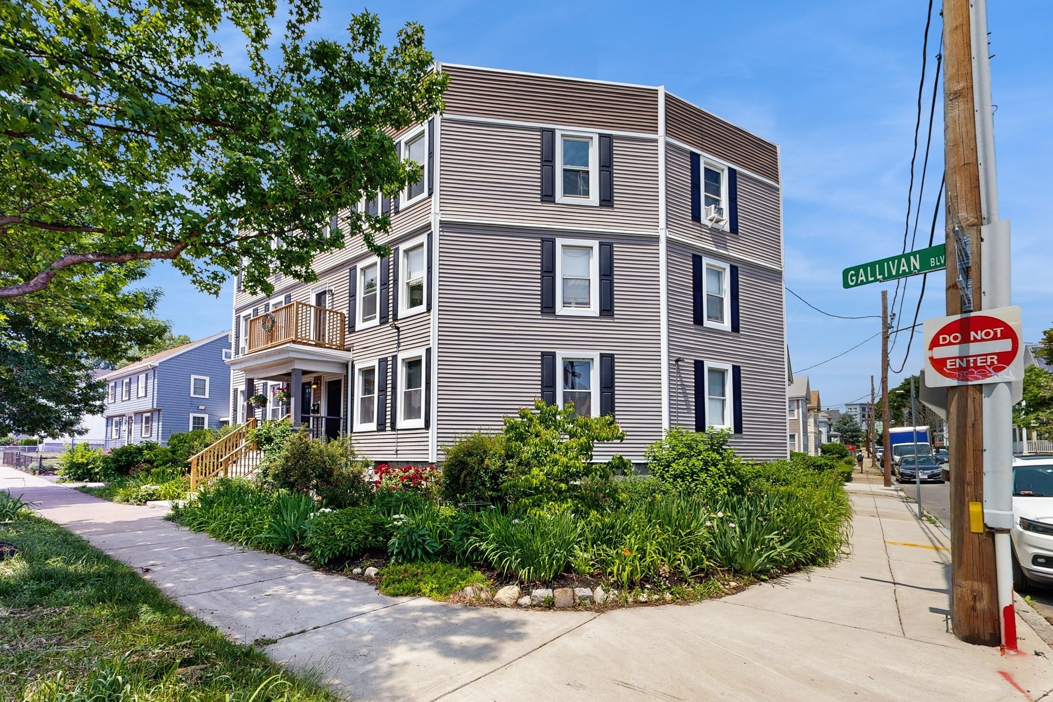 dorchester - #73394012