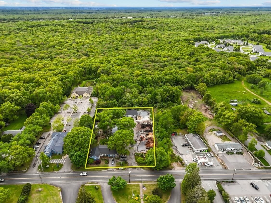 819 Main Rd, Westport, MA 02790 - Image 1