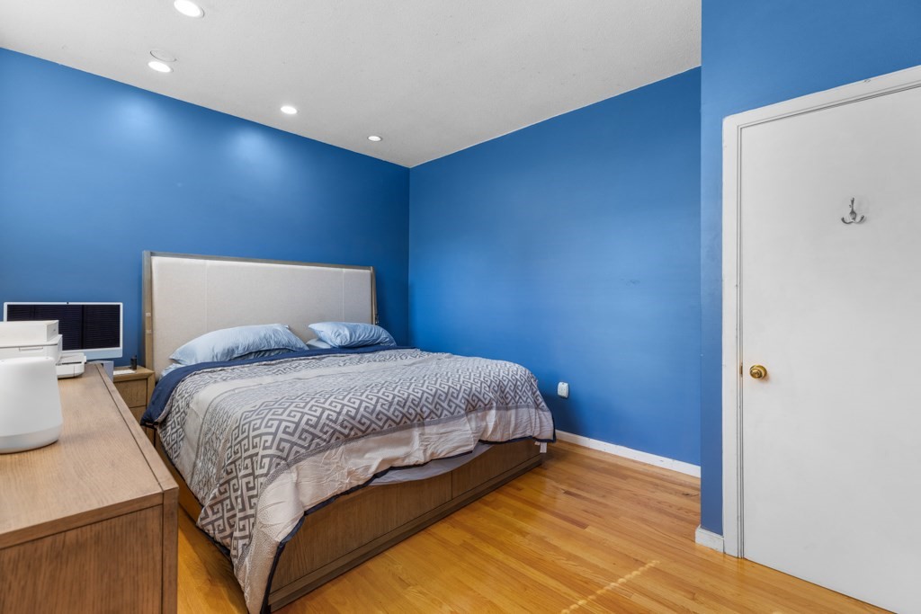 dorchester - #73394421