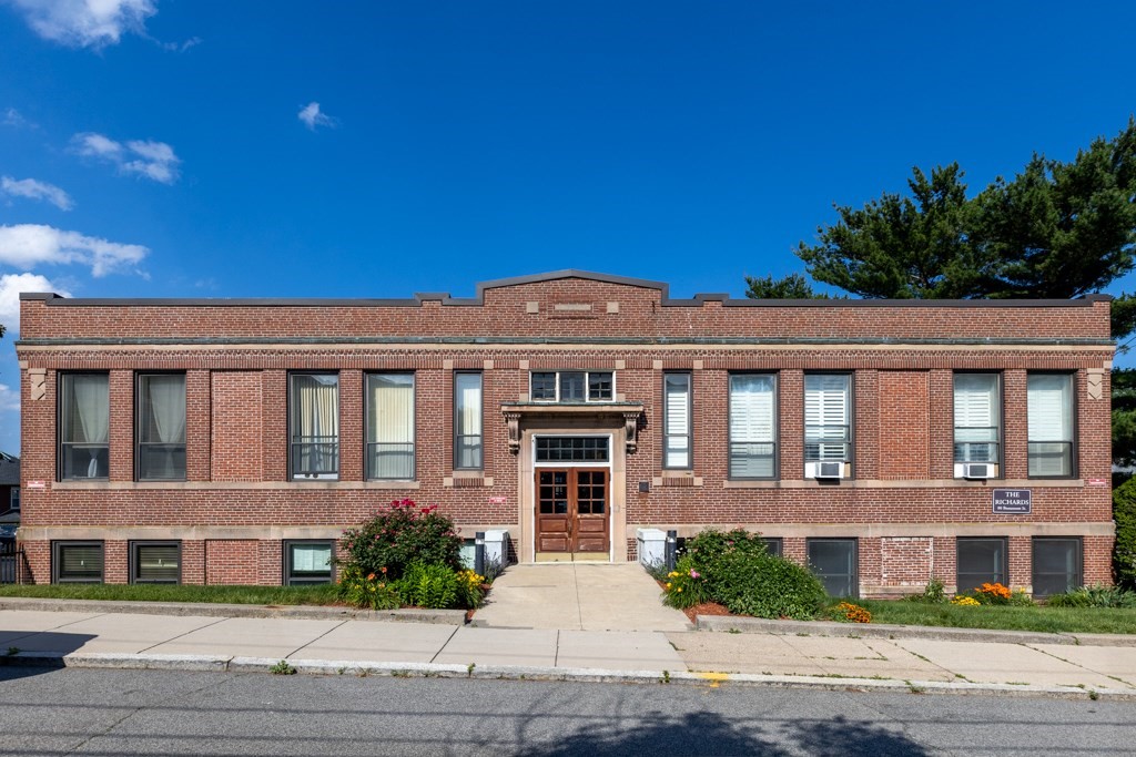 dorchester - #73394421