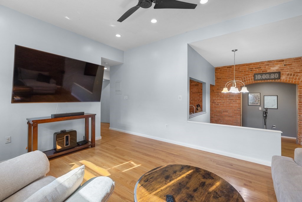 dorchester - #73394421