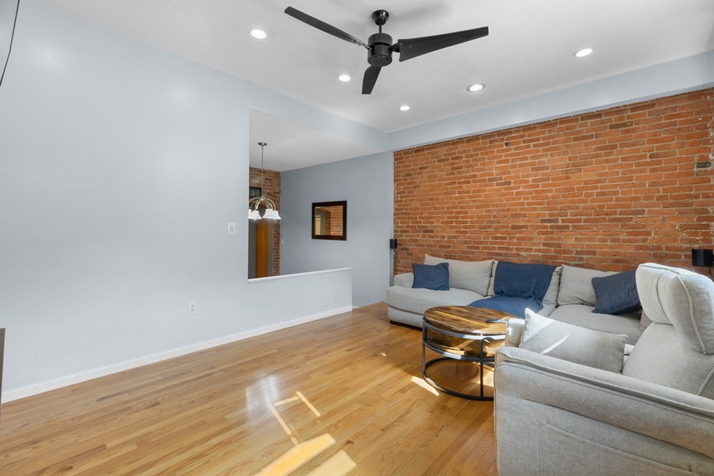 dorchester - #73394421