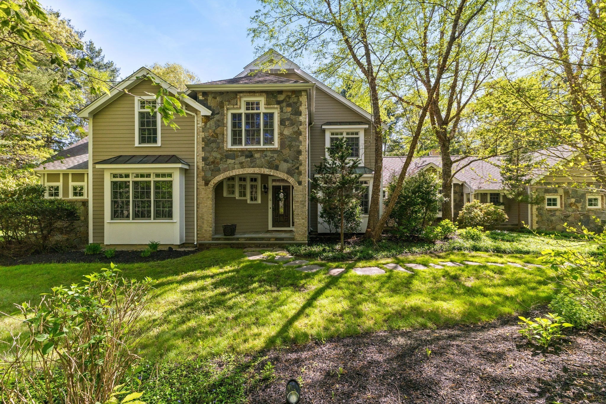 4 Furlong Cir, Lakeville, MA 02347