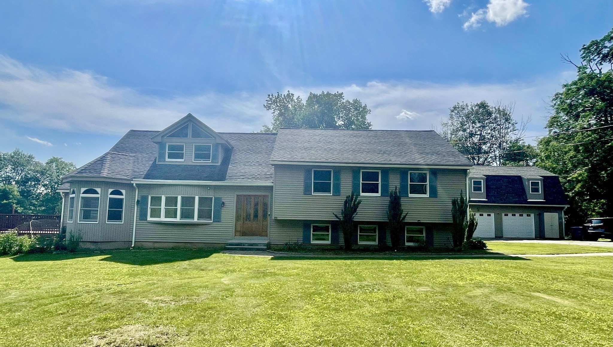 43 Tower Hill Rd, Brimfield, MA 01010