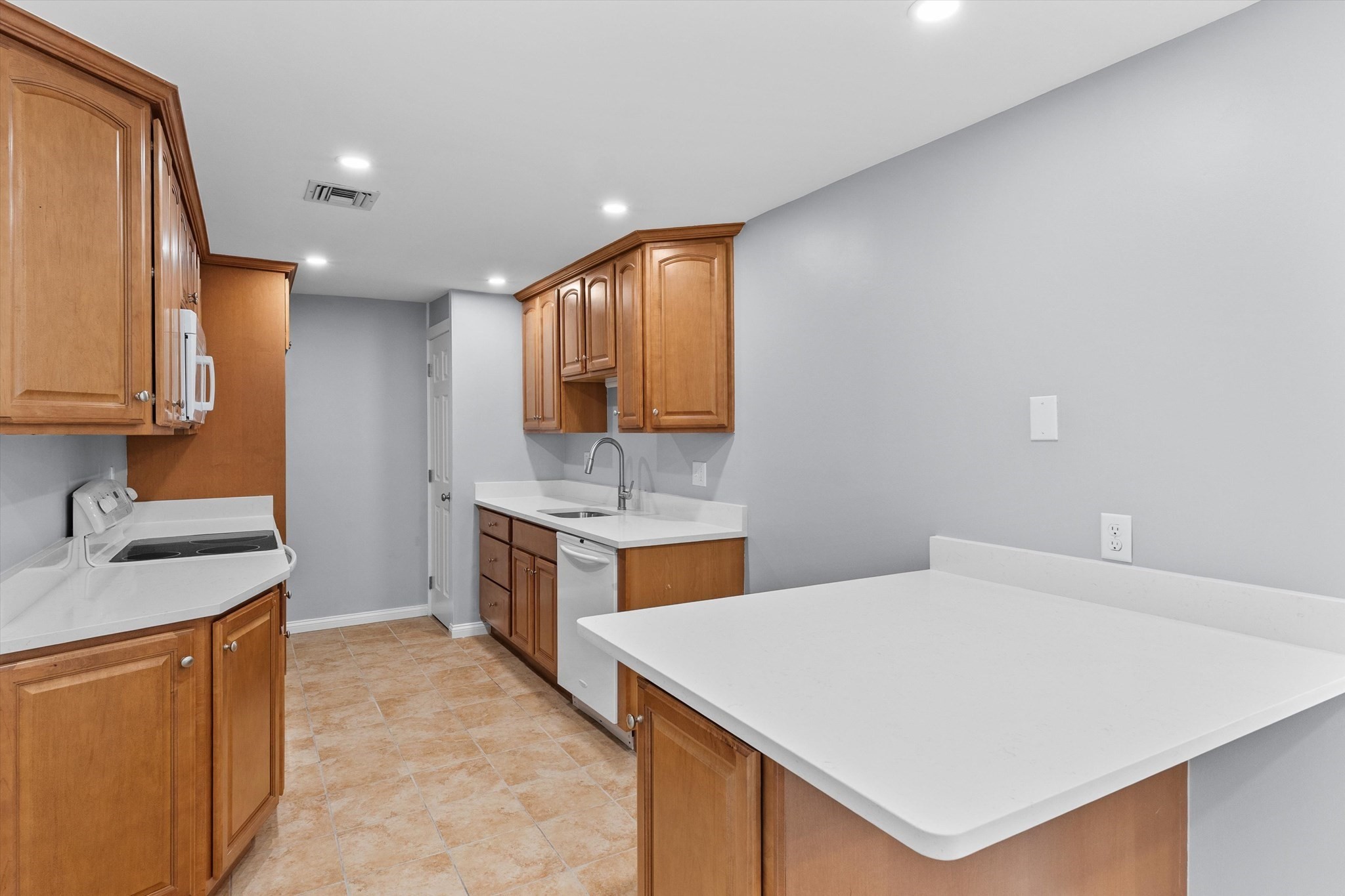 404 Broadway #104, Lynn, MA 01904