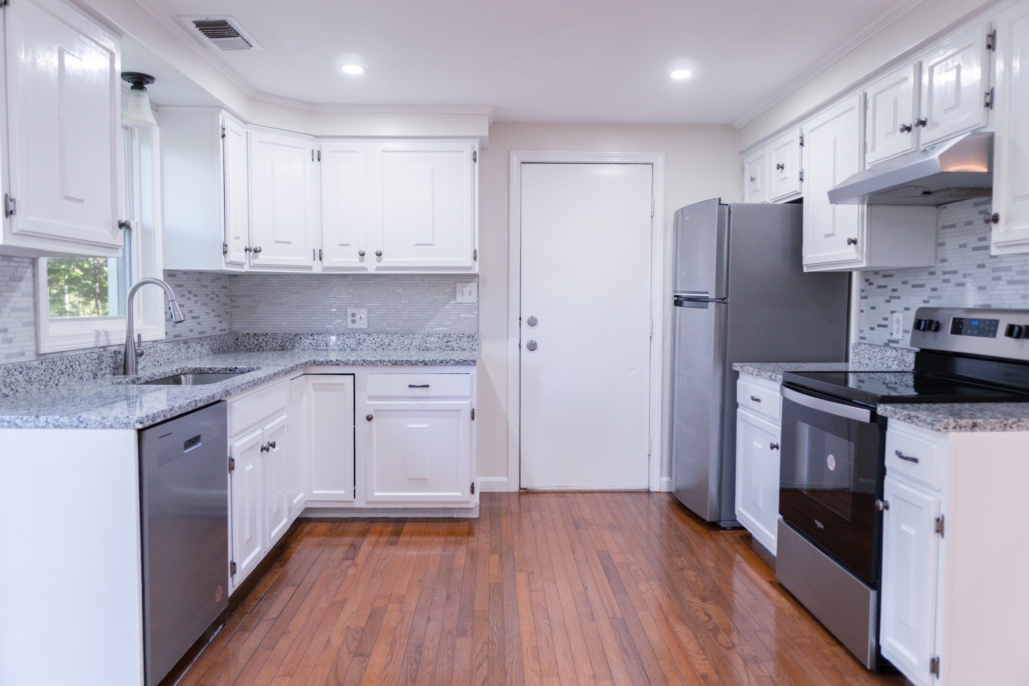 24 Little John Rd, Falmouth, MA 02536 - Image 4