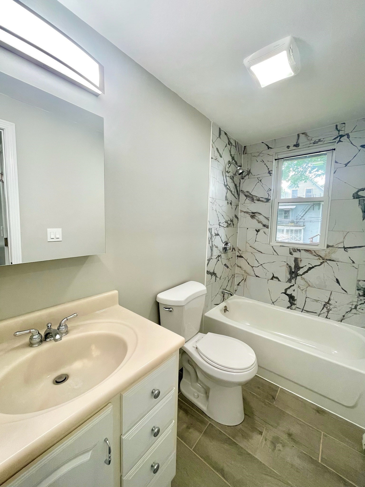 dorchester - #73397249