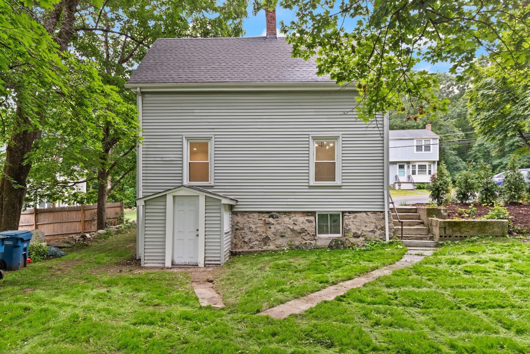 canton - #73397644