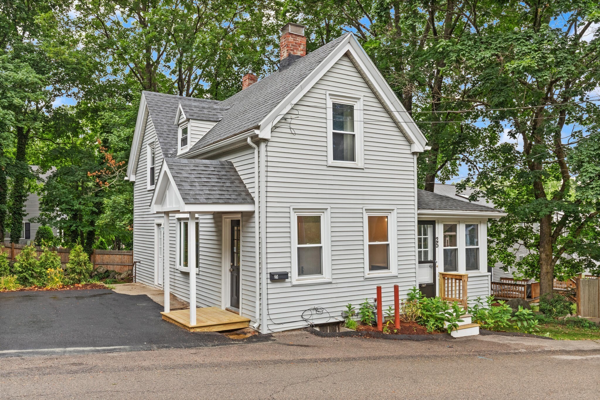 canton - #73397644