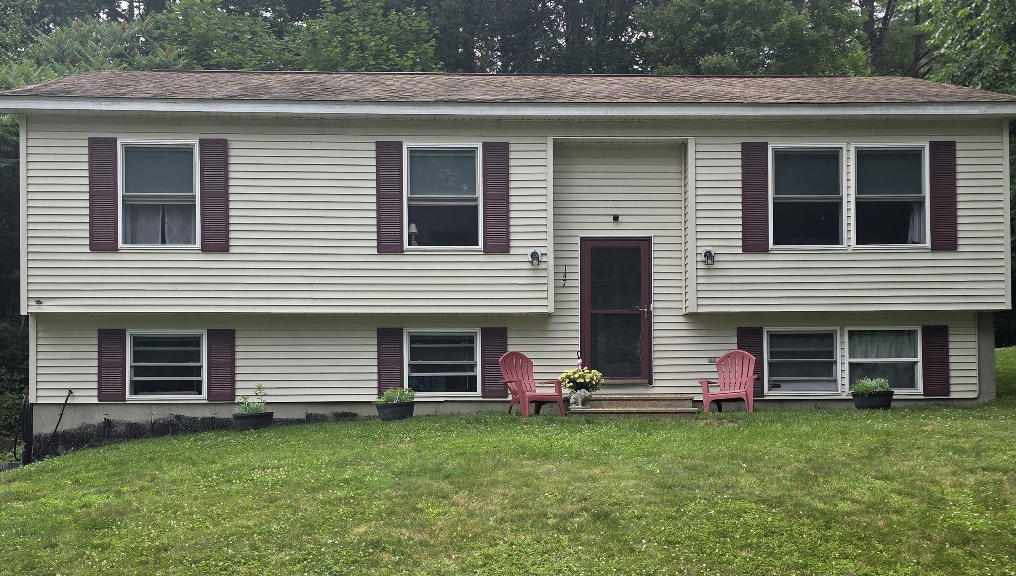 147 Valley Rd, Barre, MA 01005