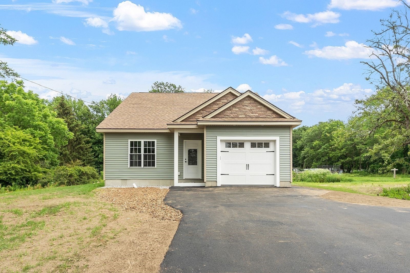 572 Pleasant St, Athol, MA 01331 - Image 1