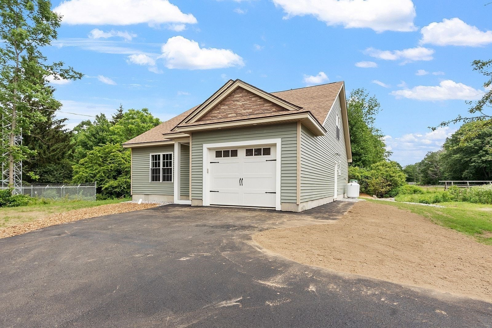 572 Pleasant St, Athol, MA 01331 - Image 2