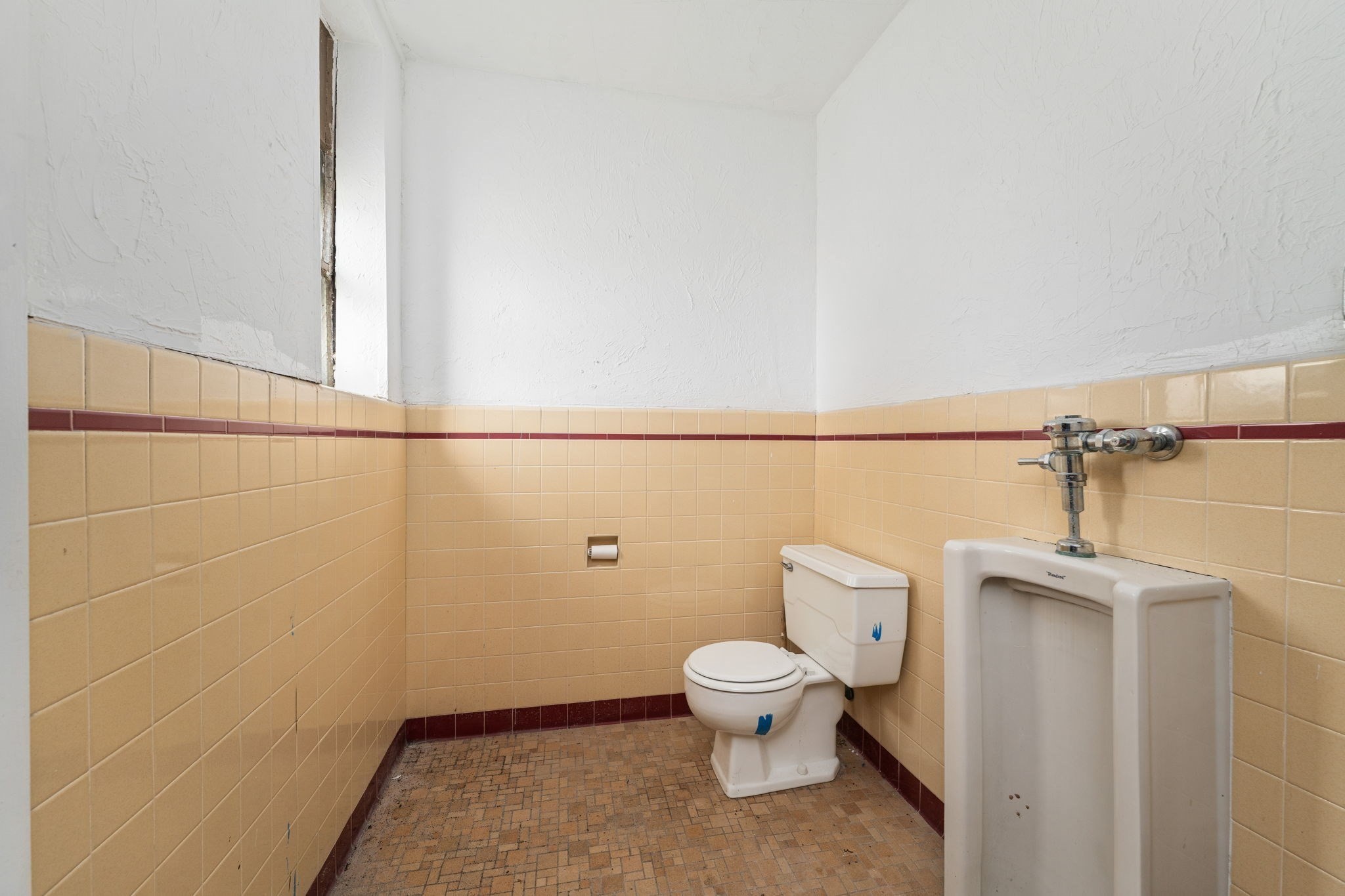 2147 Acushnet Ave, New Bedford, MA 02745 - Image 10