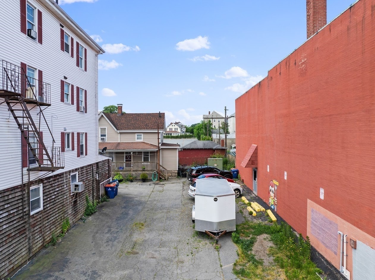 1637 Acushnet Ave, New Bedford, MA 02746 - Image 27