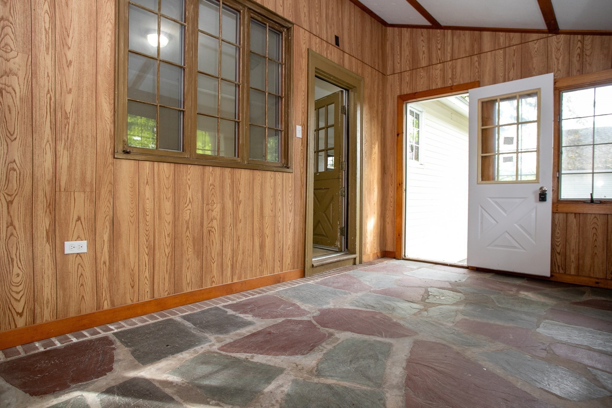 14 Pleasant St, Ware, MA 01082 - Image 8