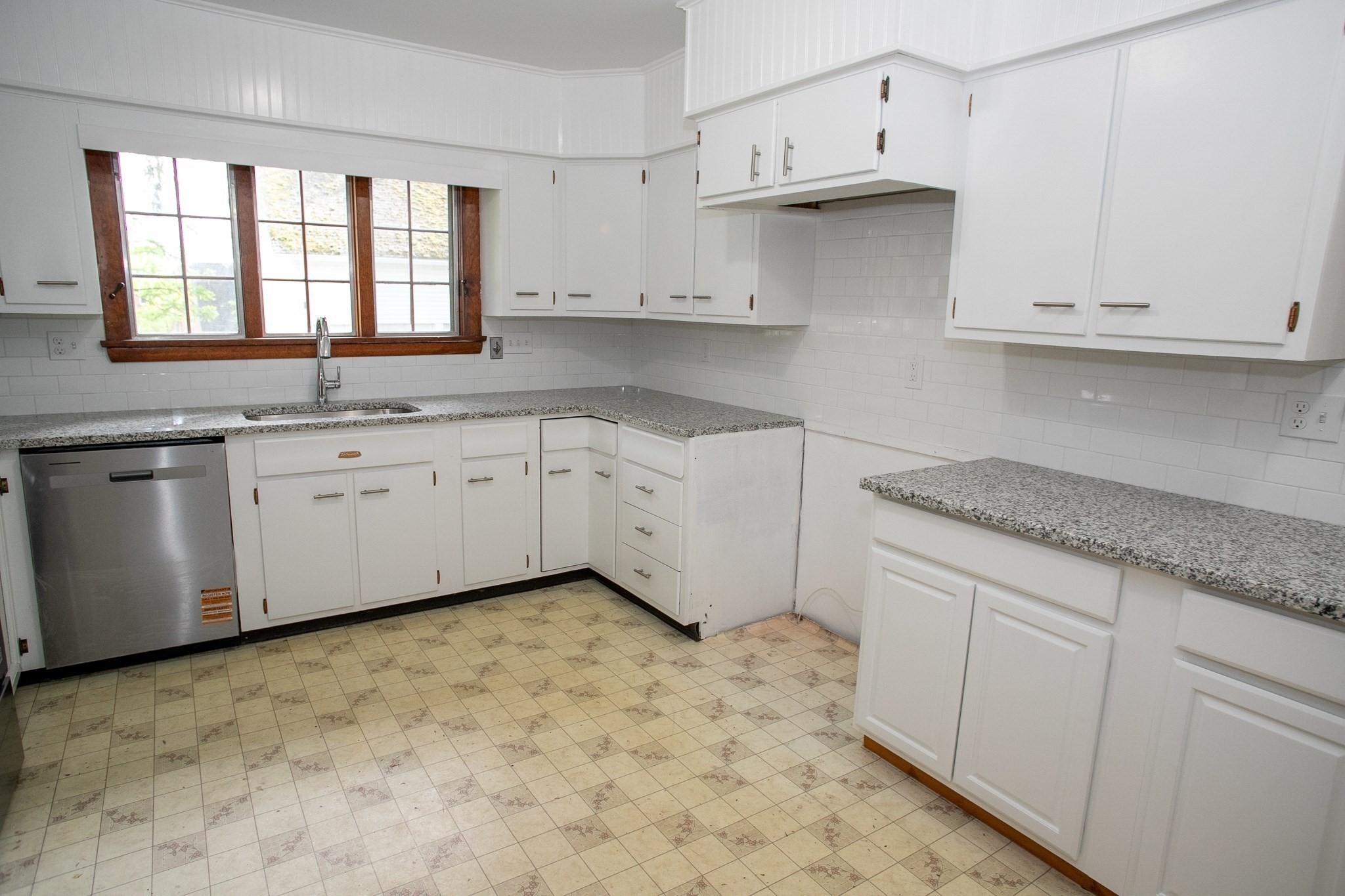 14 Pleasant St, Ware, MA 01082 - Image 10