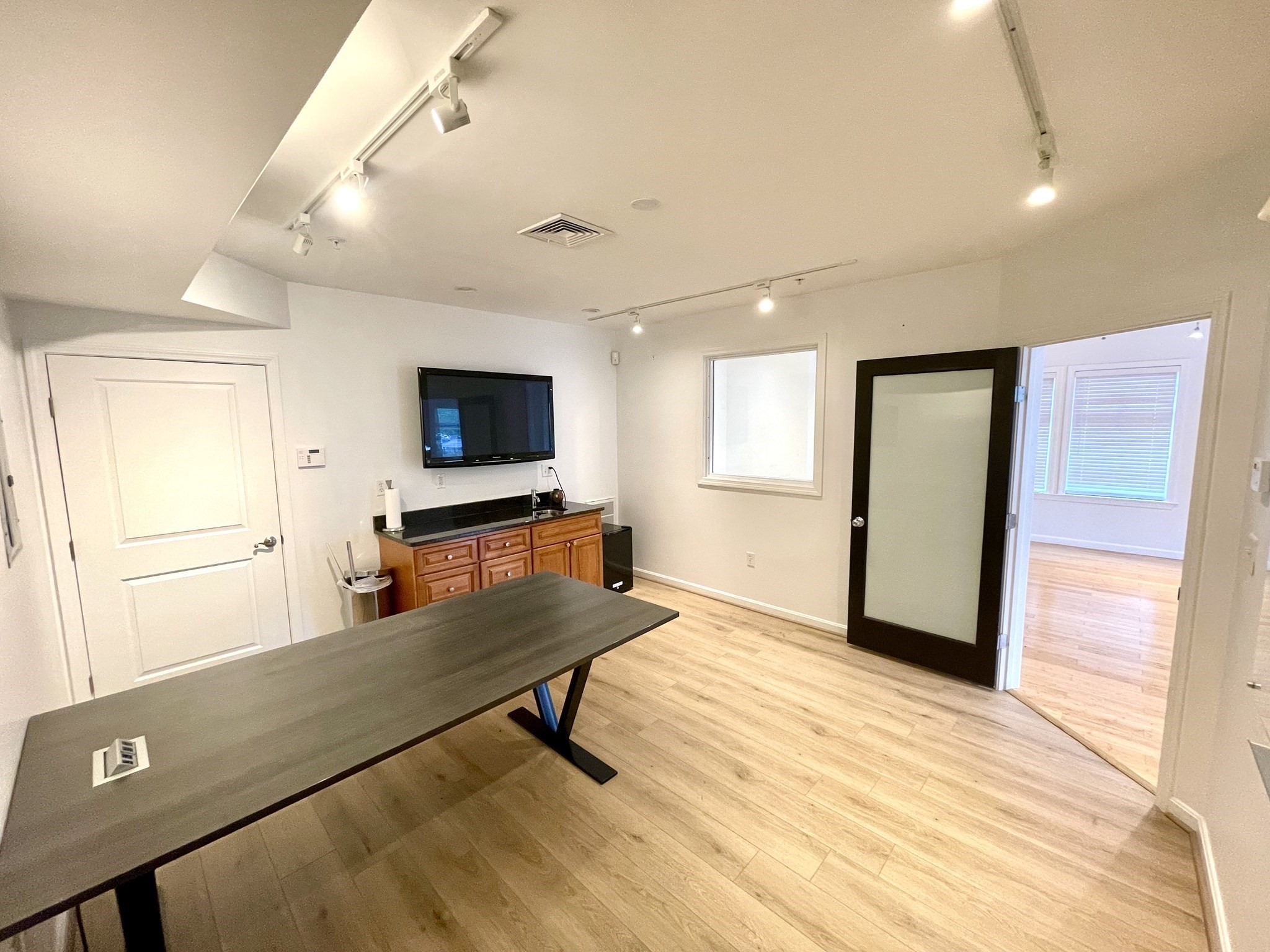 dorchester - #73398999