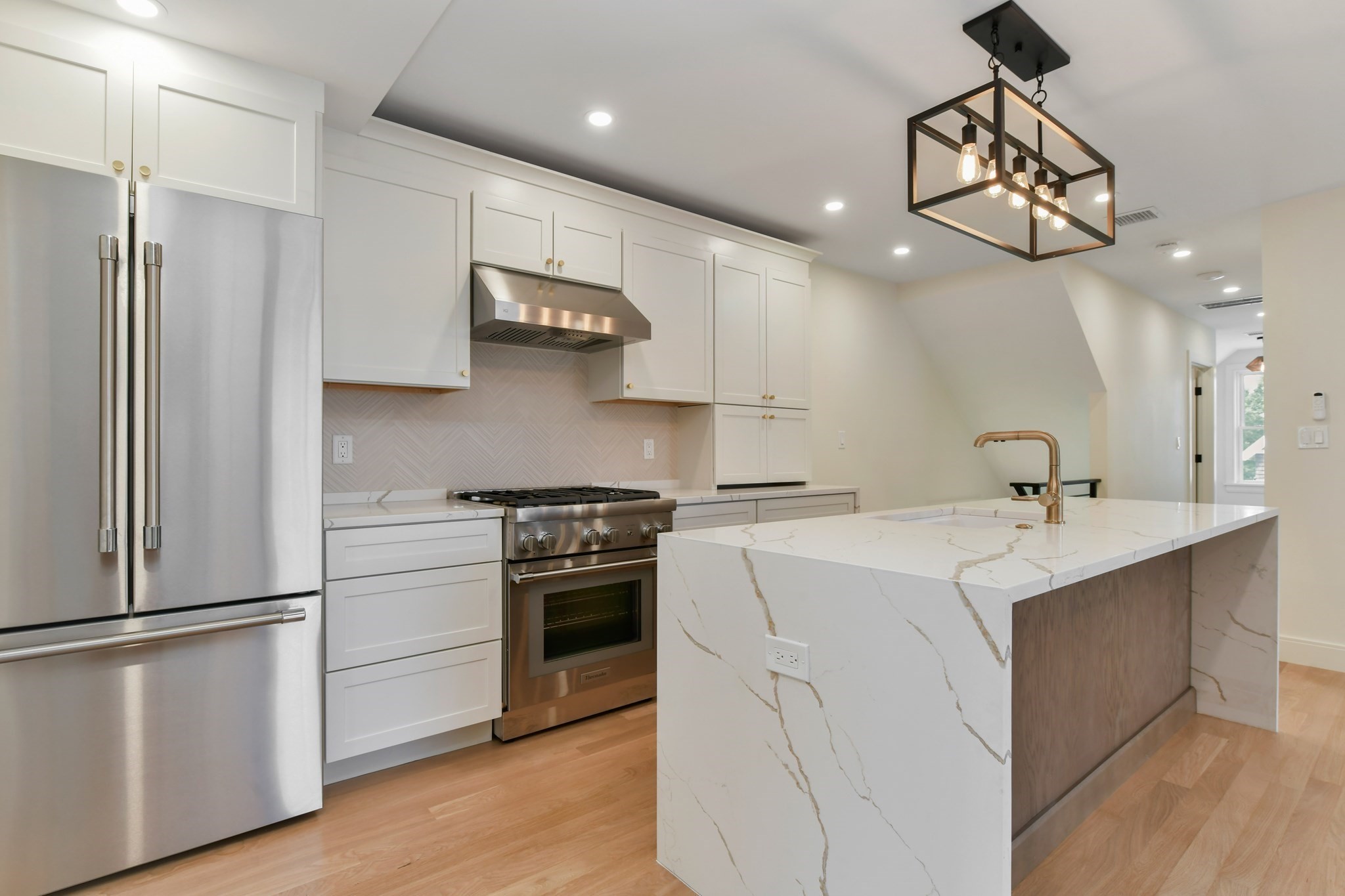 dorchester - #73399985