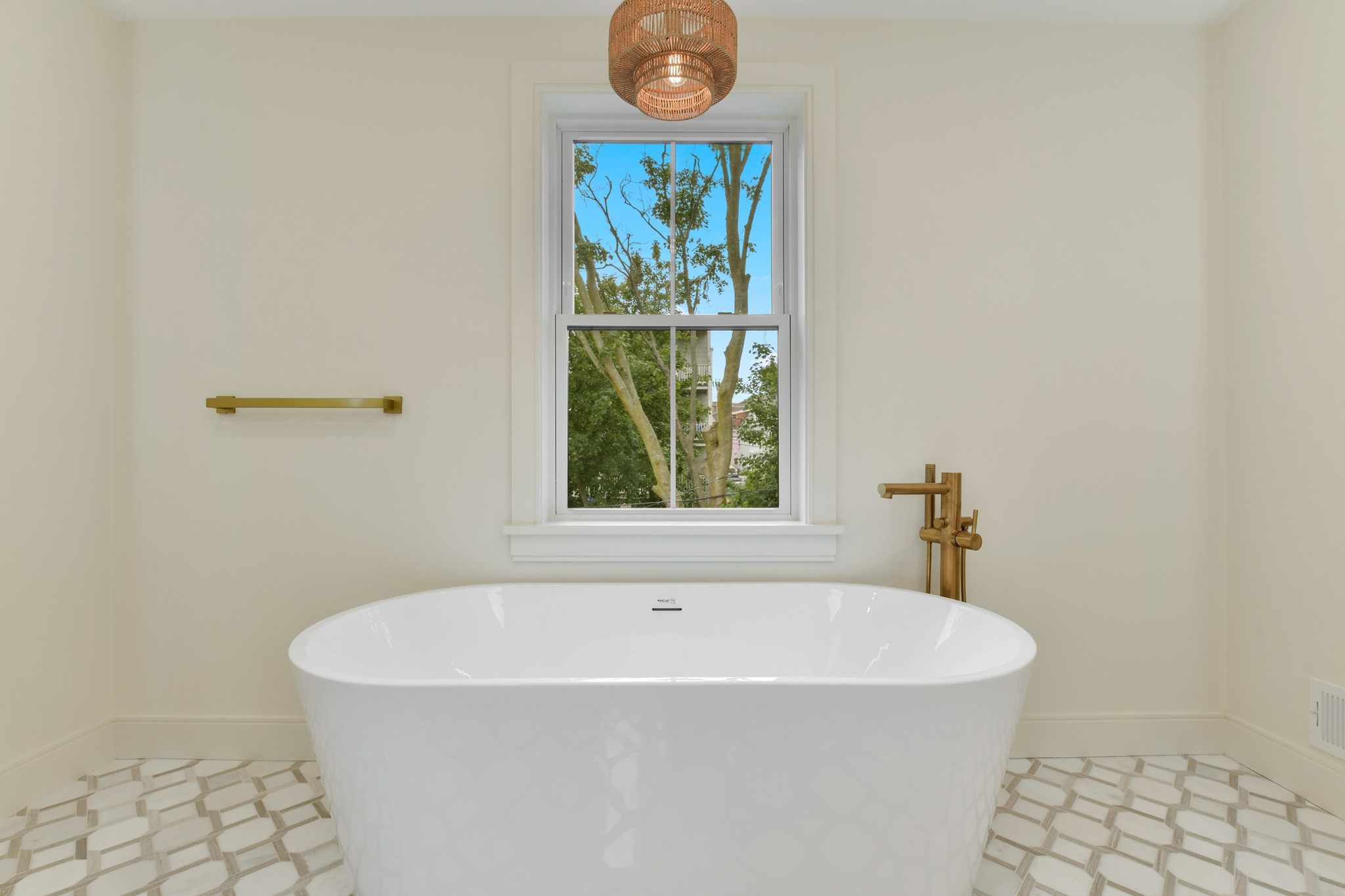 dorchester - #73399985