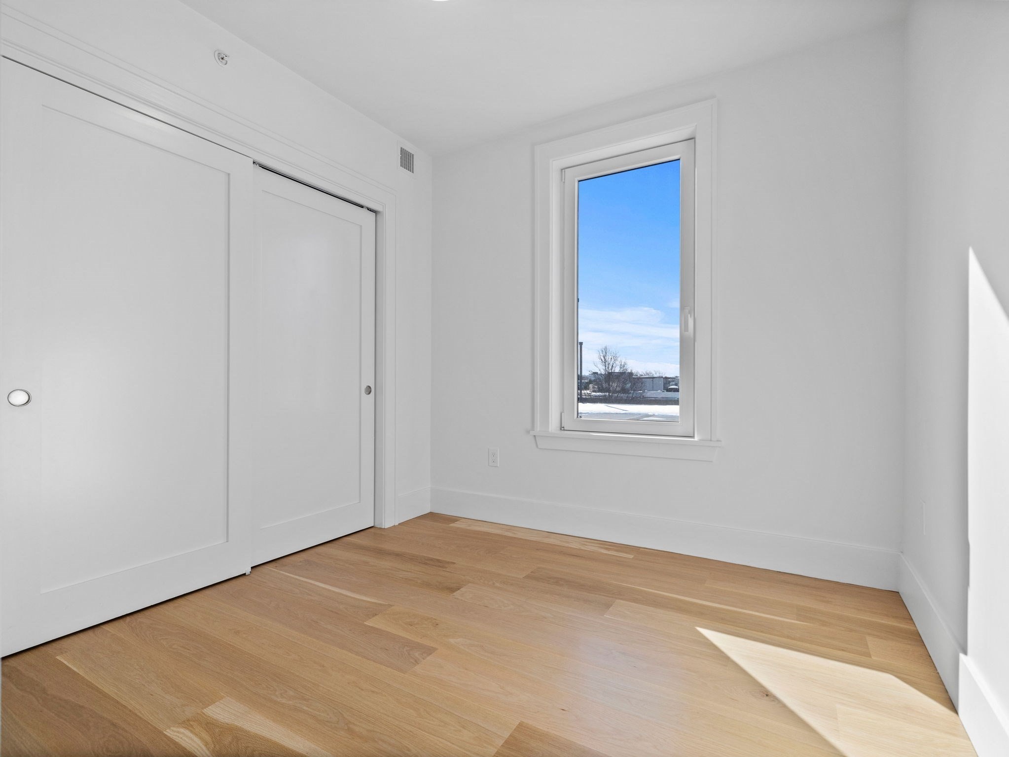dorchester - #73400389