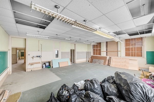 40 Pecks Rd, Pittsfield, MA 01201 - Image 14