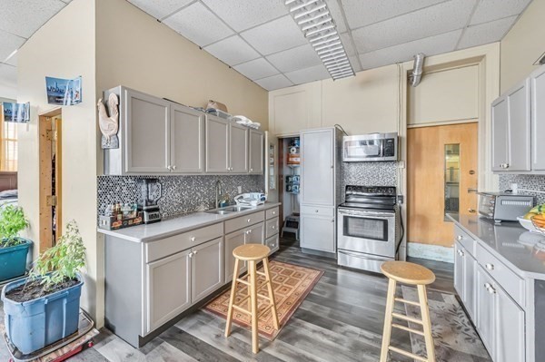 40 Pecks Rd, Pittsfield, MA 01201 - Image 23