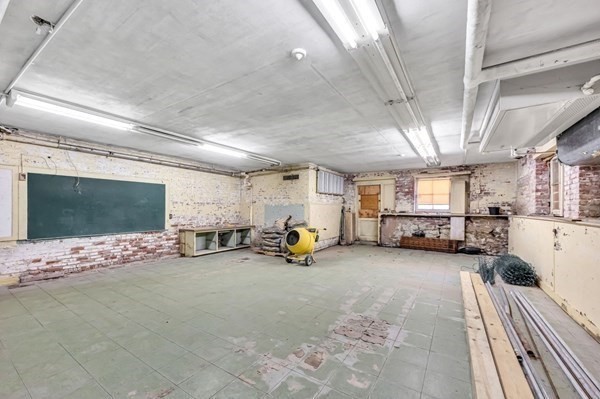 40 Pecks Rd, Pittsfield, MA 01201 - Image 9