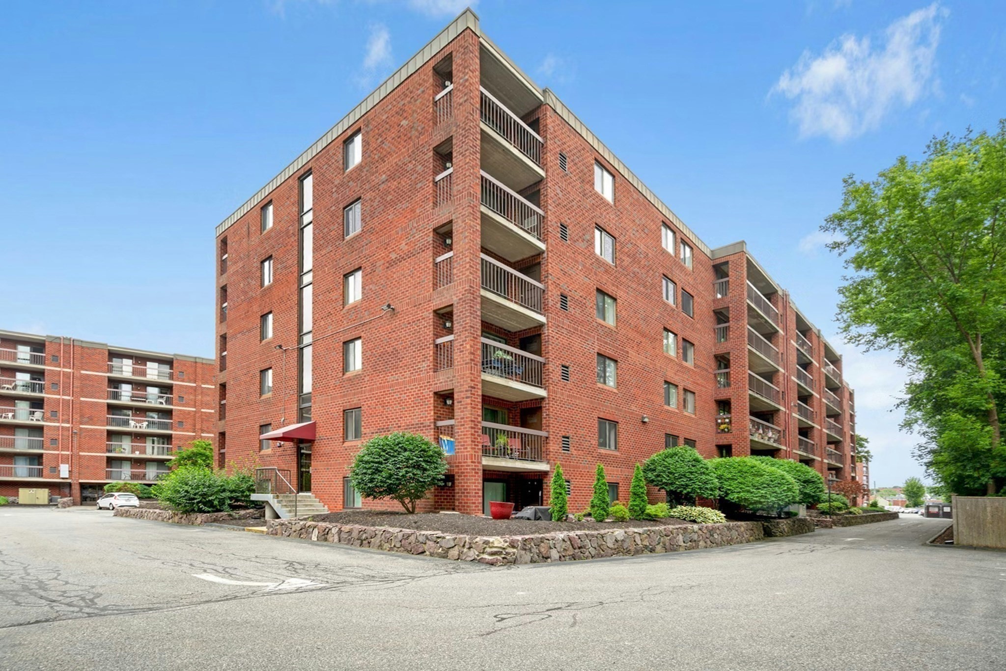 stoneham - #73401890