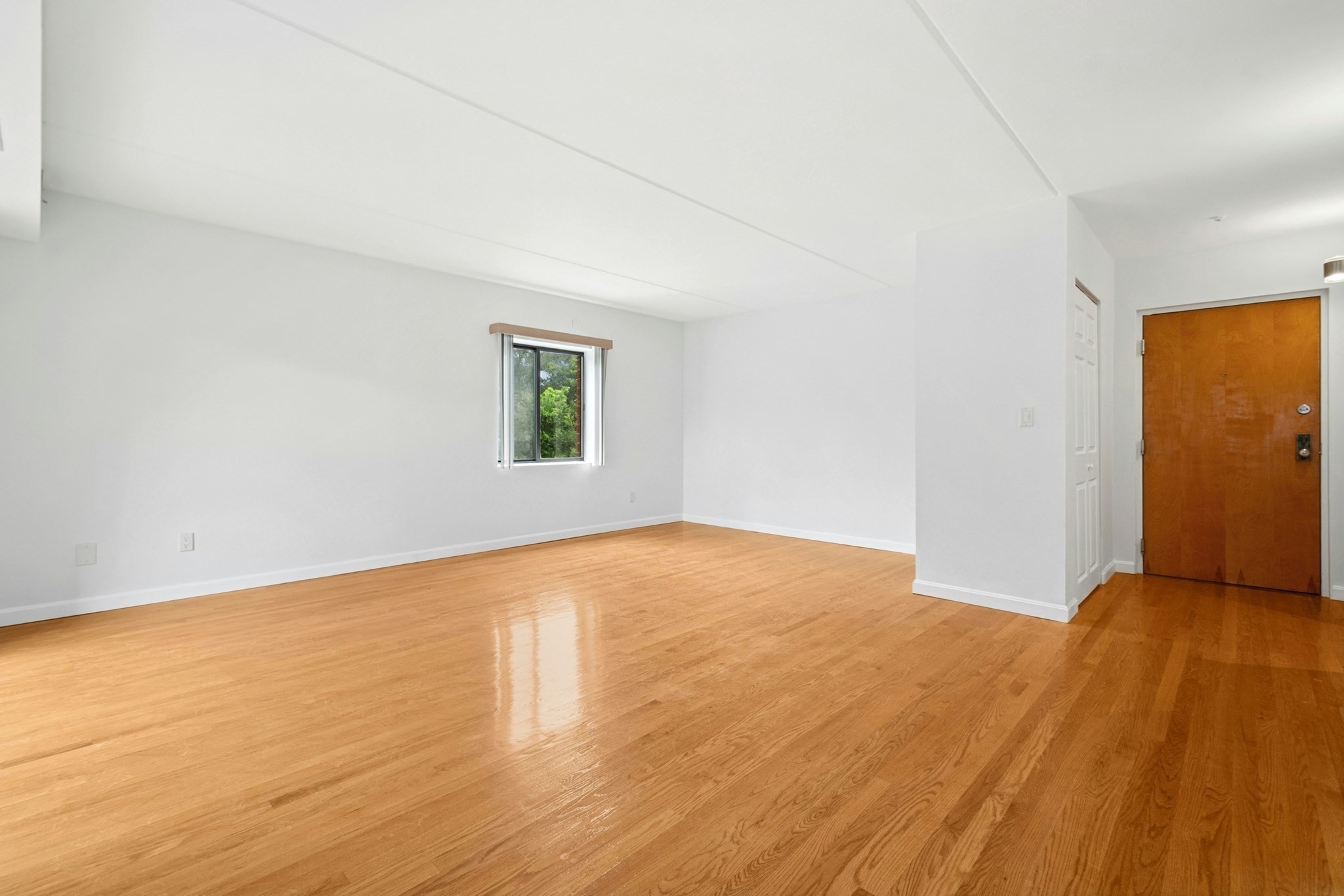 stoneham - #73401890