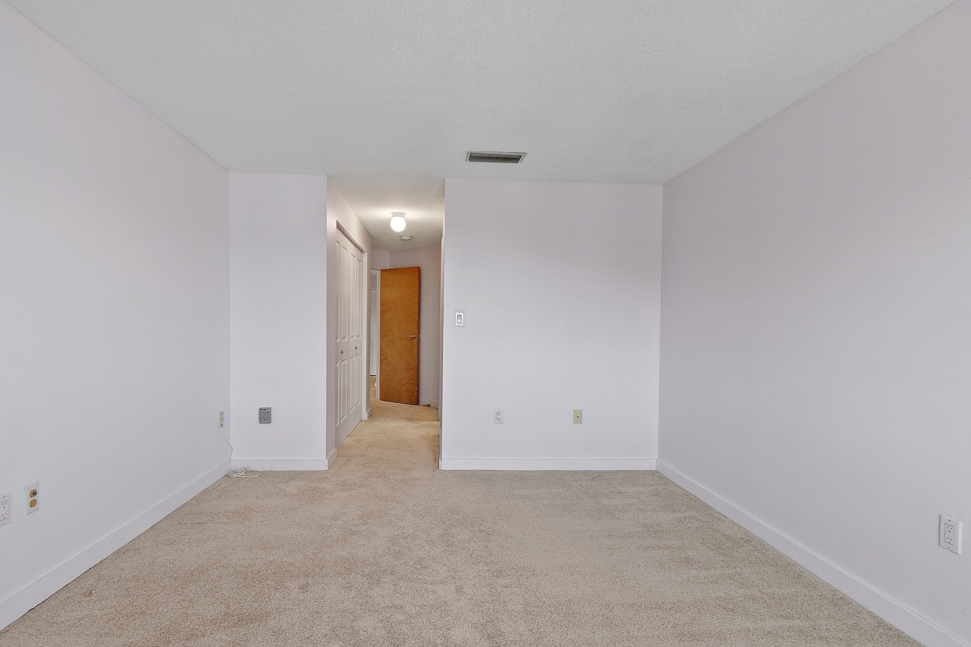lynn - #73401915
