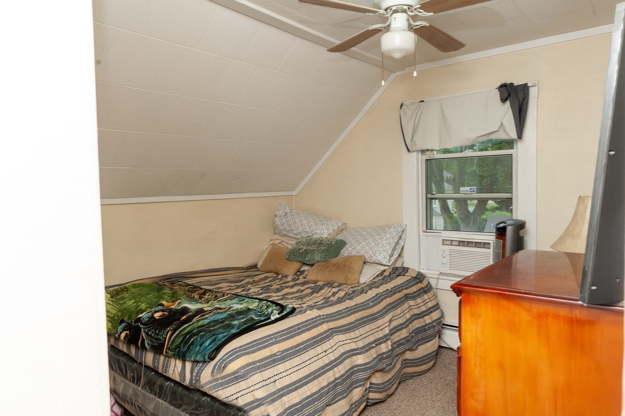 lowell - #73401948