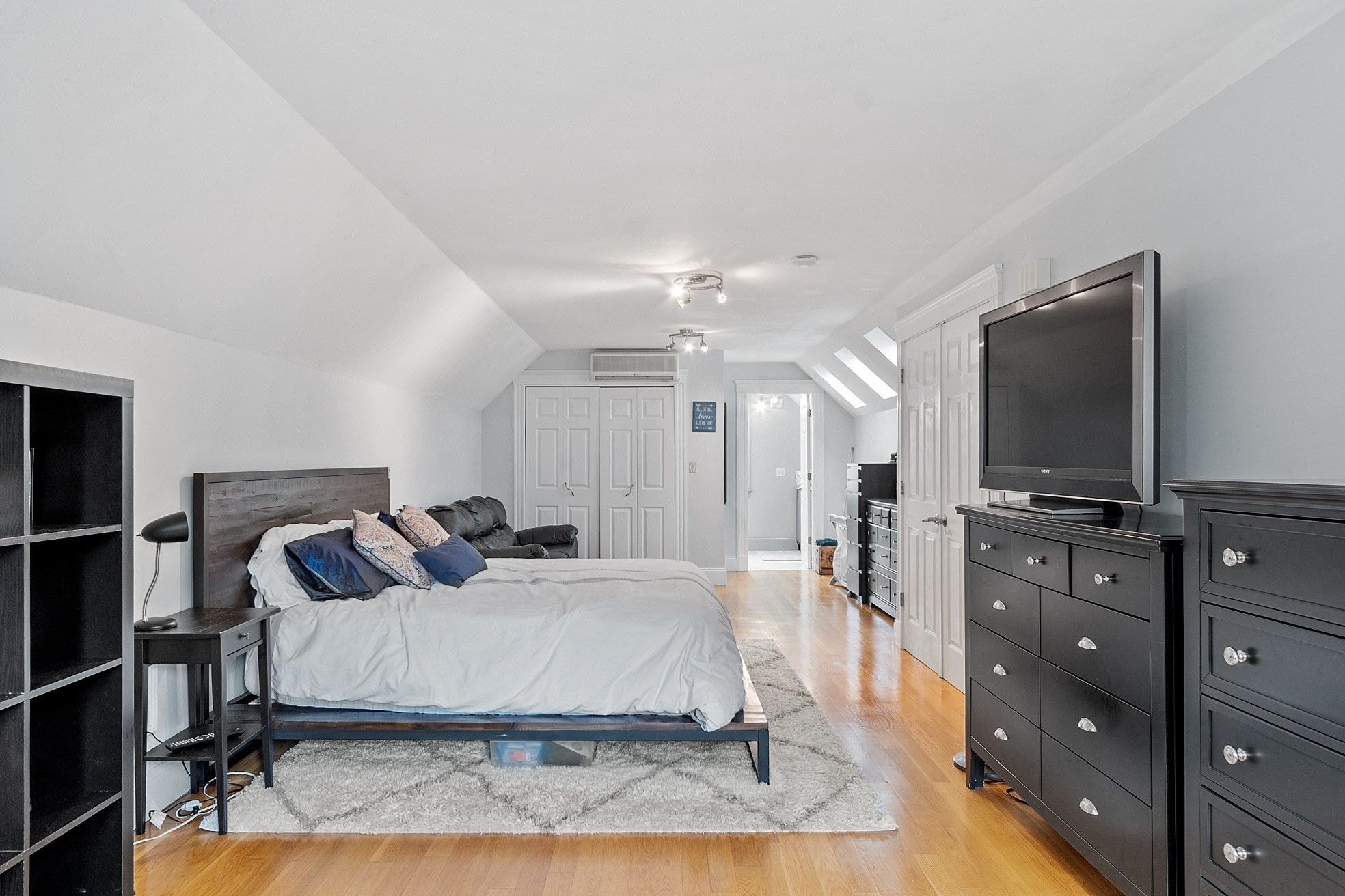 dorchester - #73402409