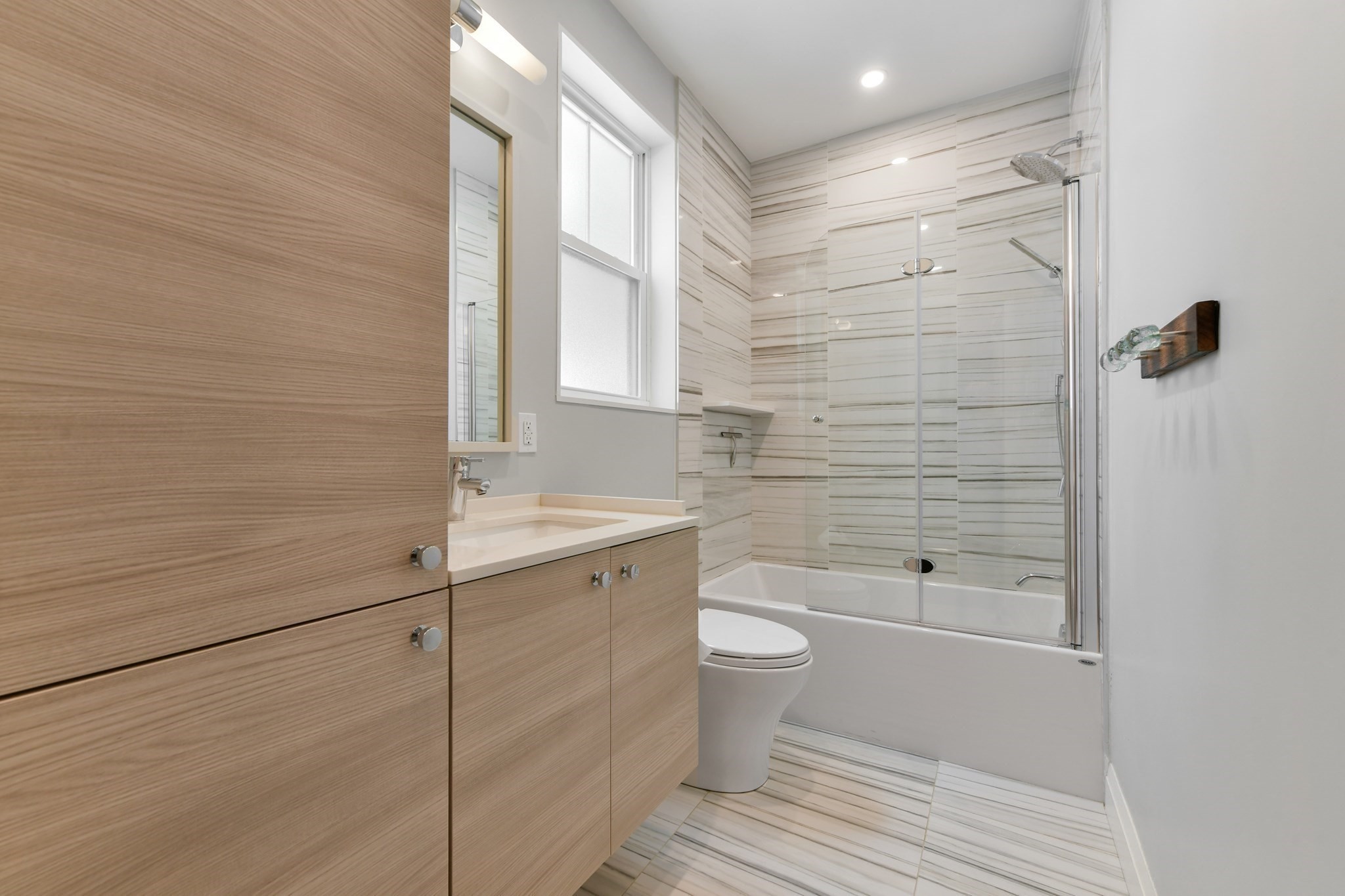 dorchester - #73402469