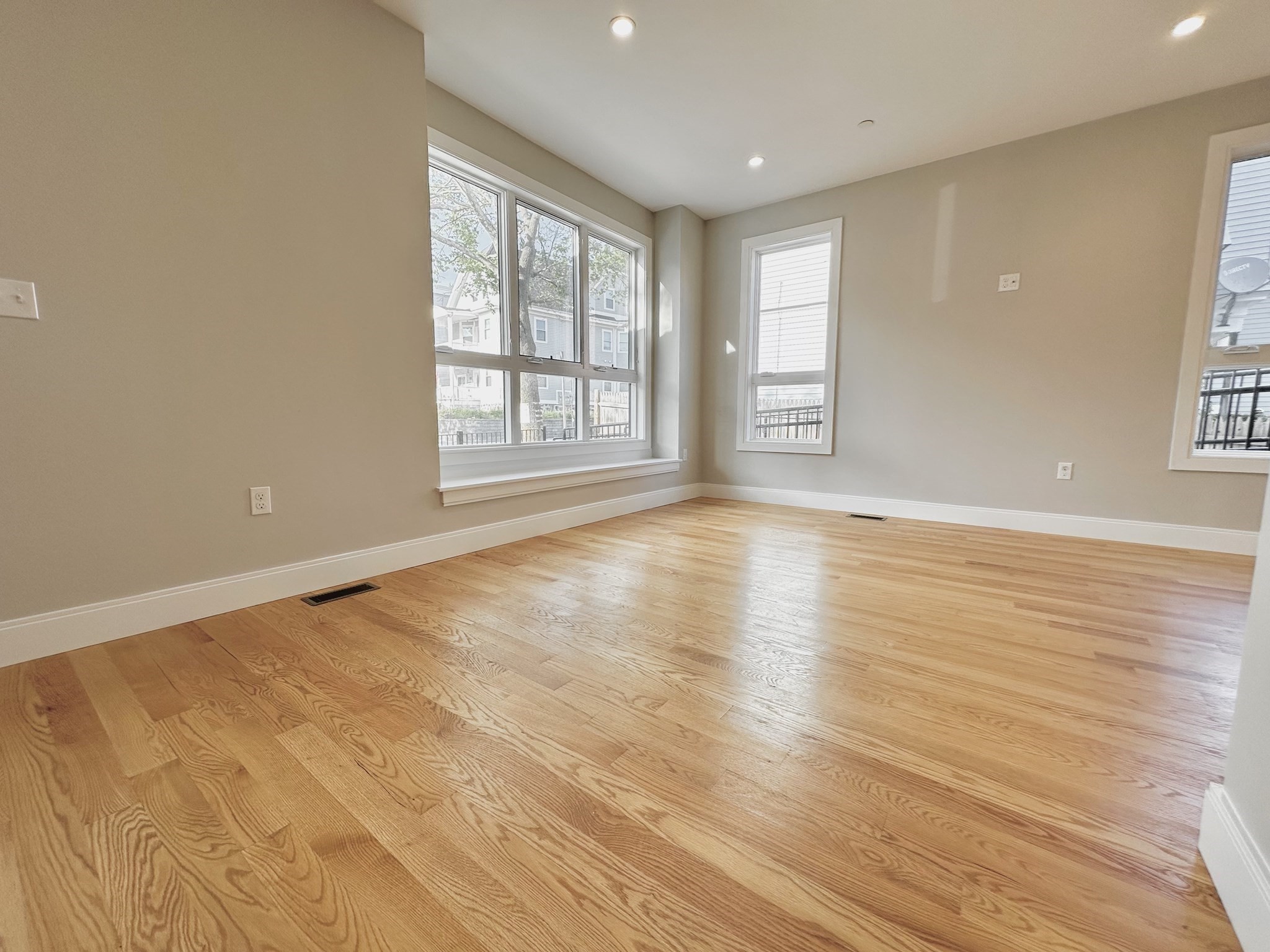 dorchester - #73402503