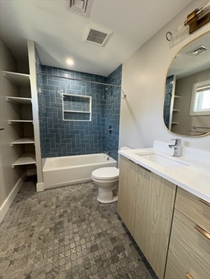 15 Lanark Rd, Apt PH