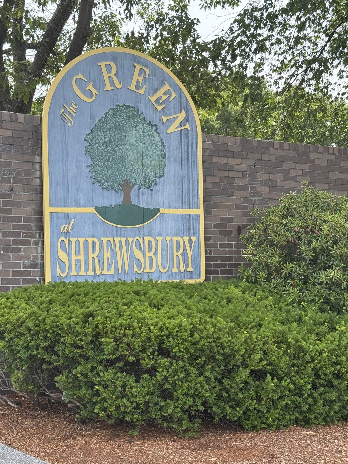 34 Shrewsbury Green Dr #I, Shrewsbury, MA 01545