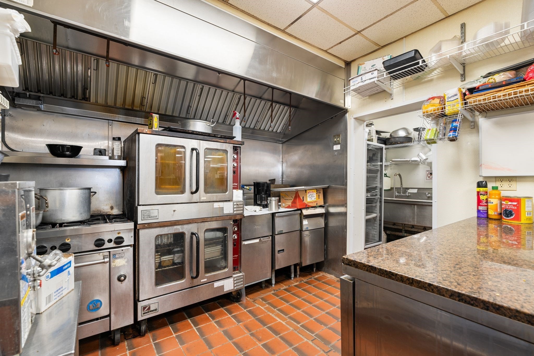 482 Belleville Ave, New Bedford, MA 02746 - Image 38