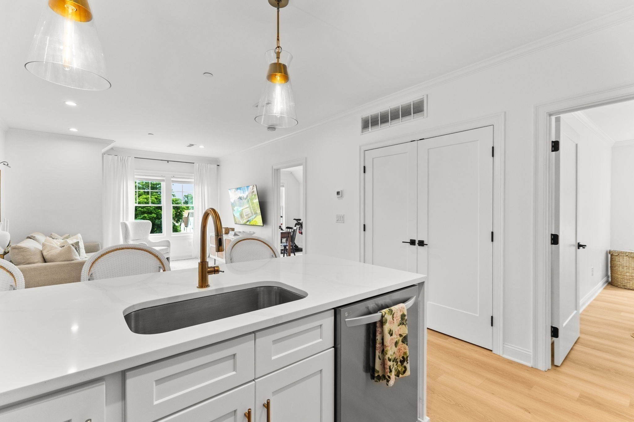 roslindale - #73404172
