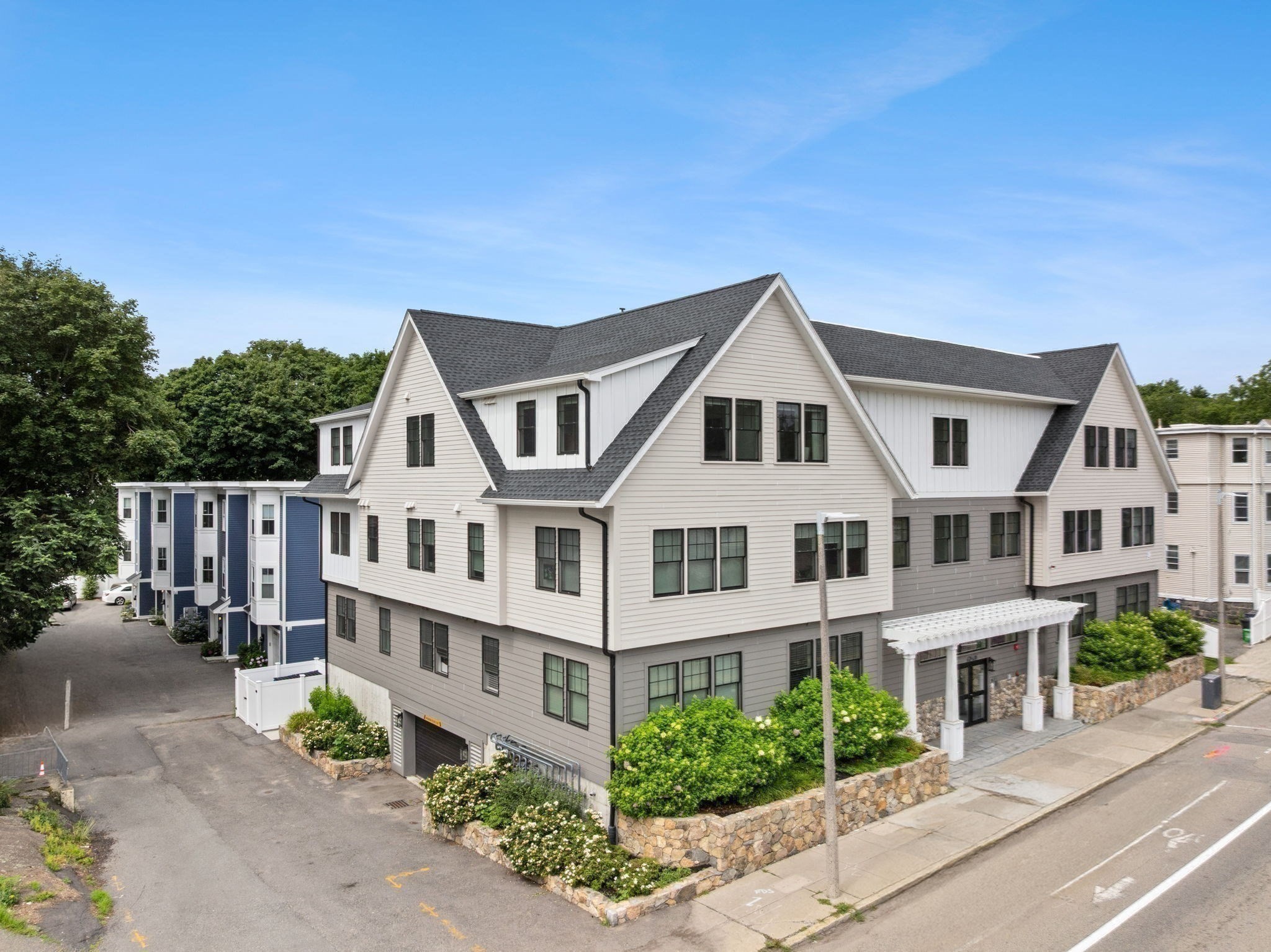 roslindale - #73404172