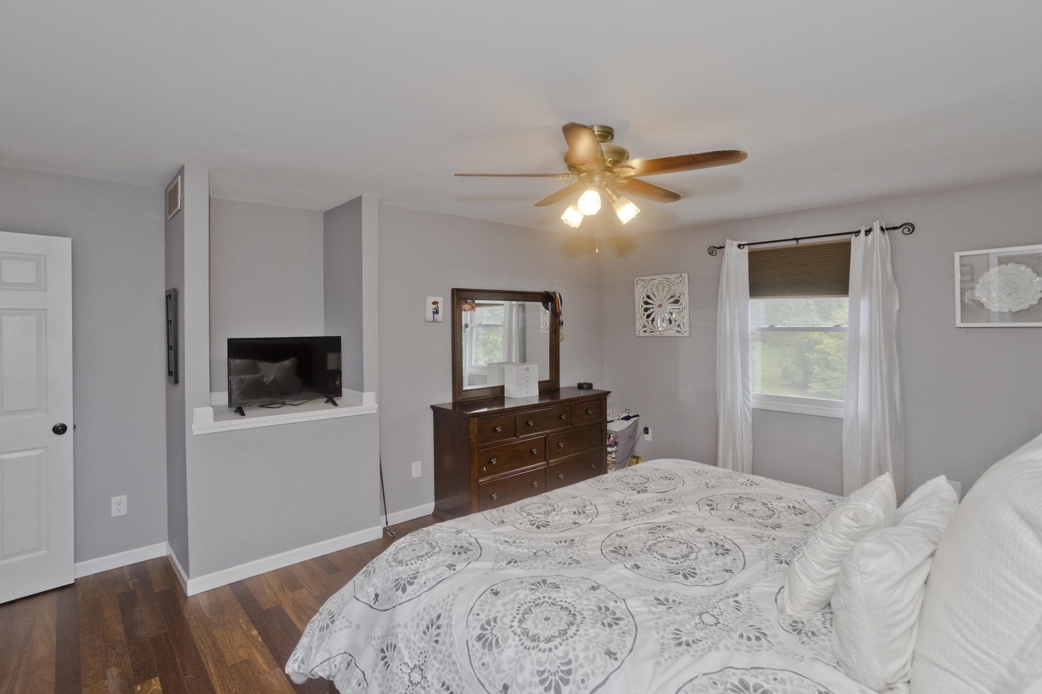 belchertown - #73404445