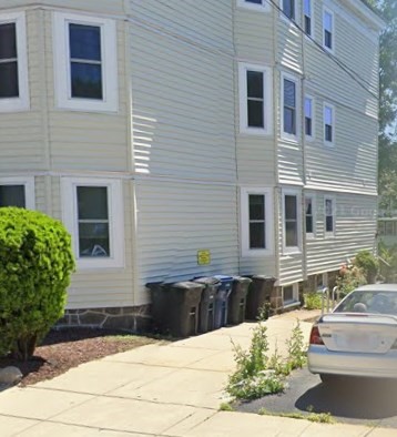 35 Forbes, Apt Parking